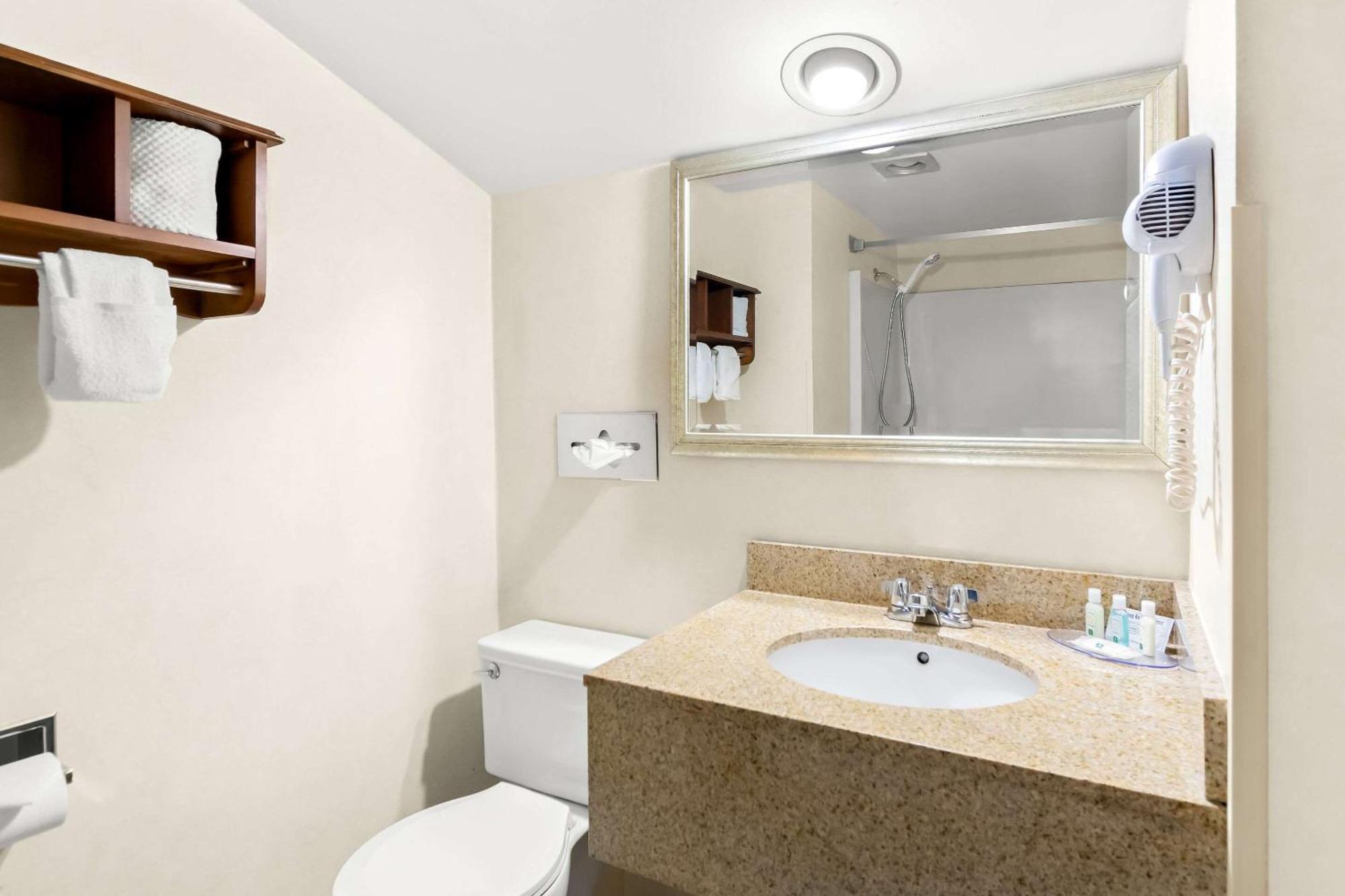 Quality Inn Mount Vernon Exterior photo